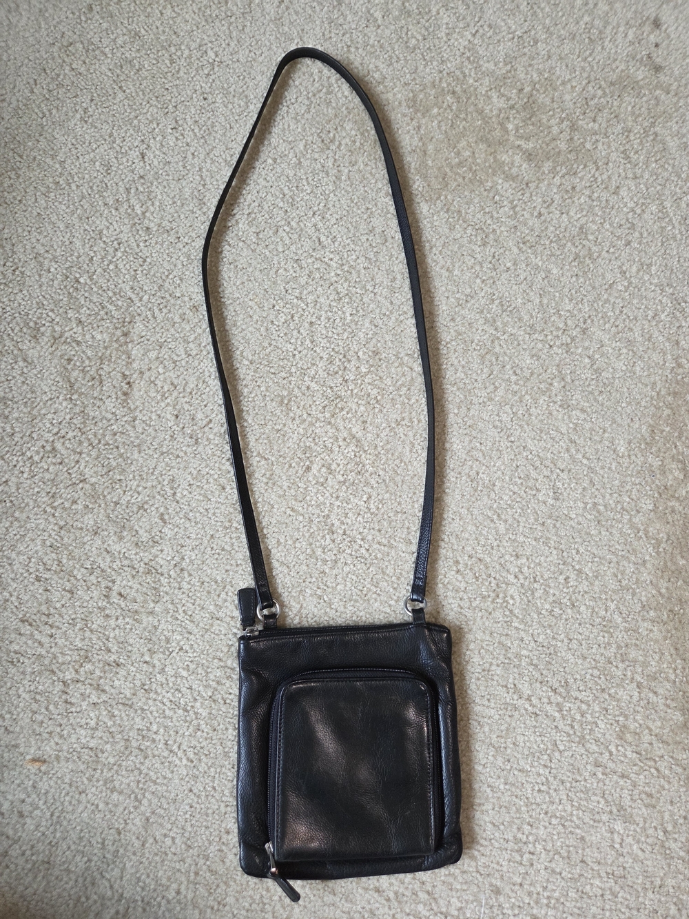 Vintage Fossil Black Leather Crossbody Bag with Front Zip Pocket